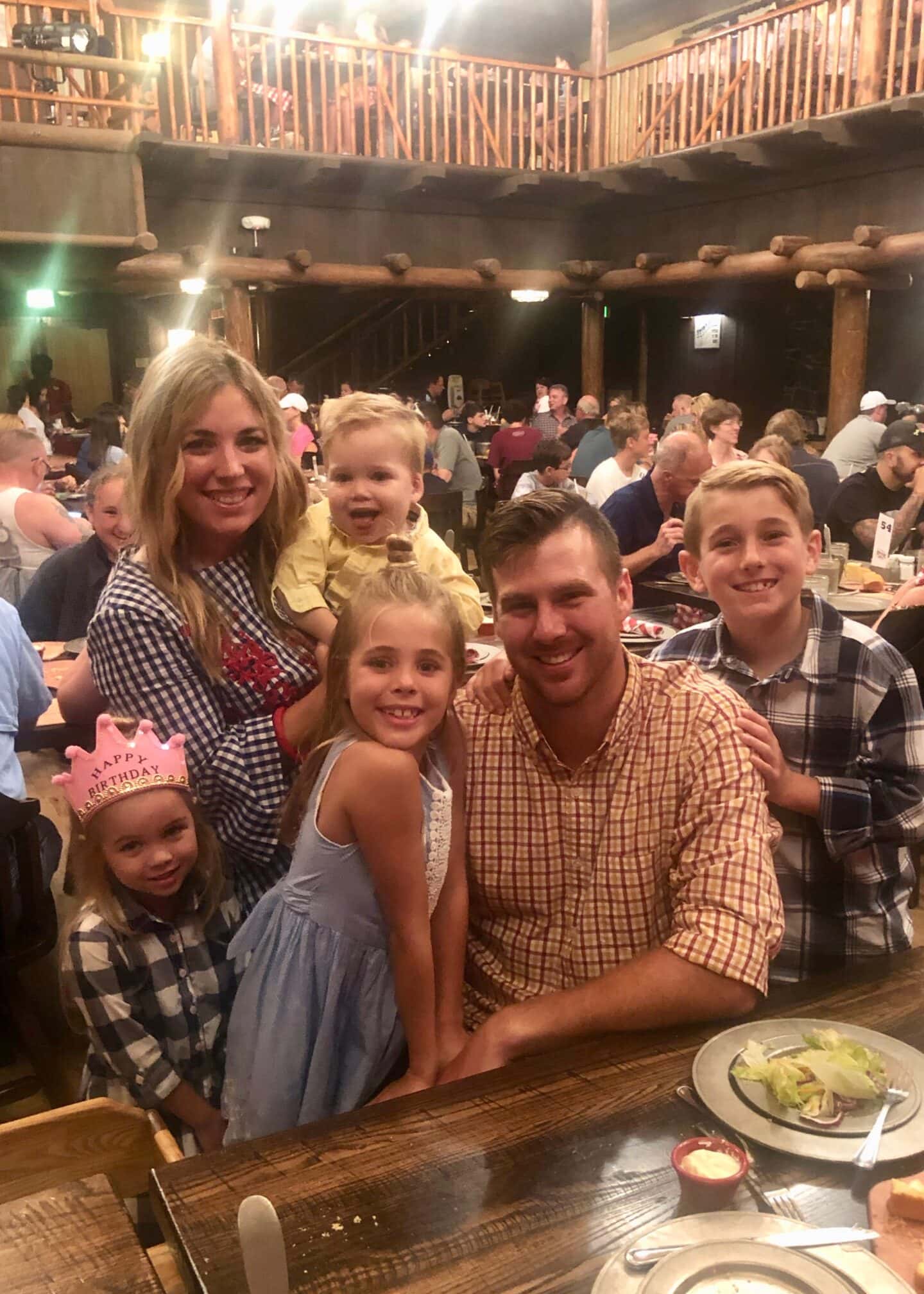 Tess’s 5th Disney Bday: Hoop-Dee-Doo Musical Review