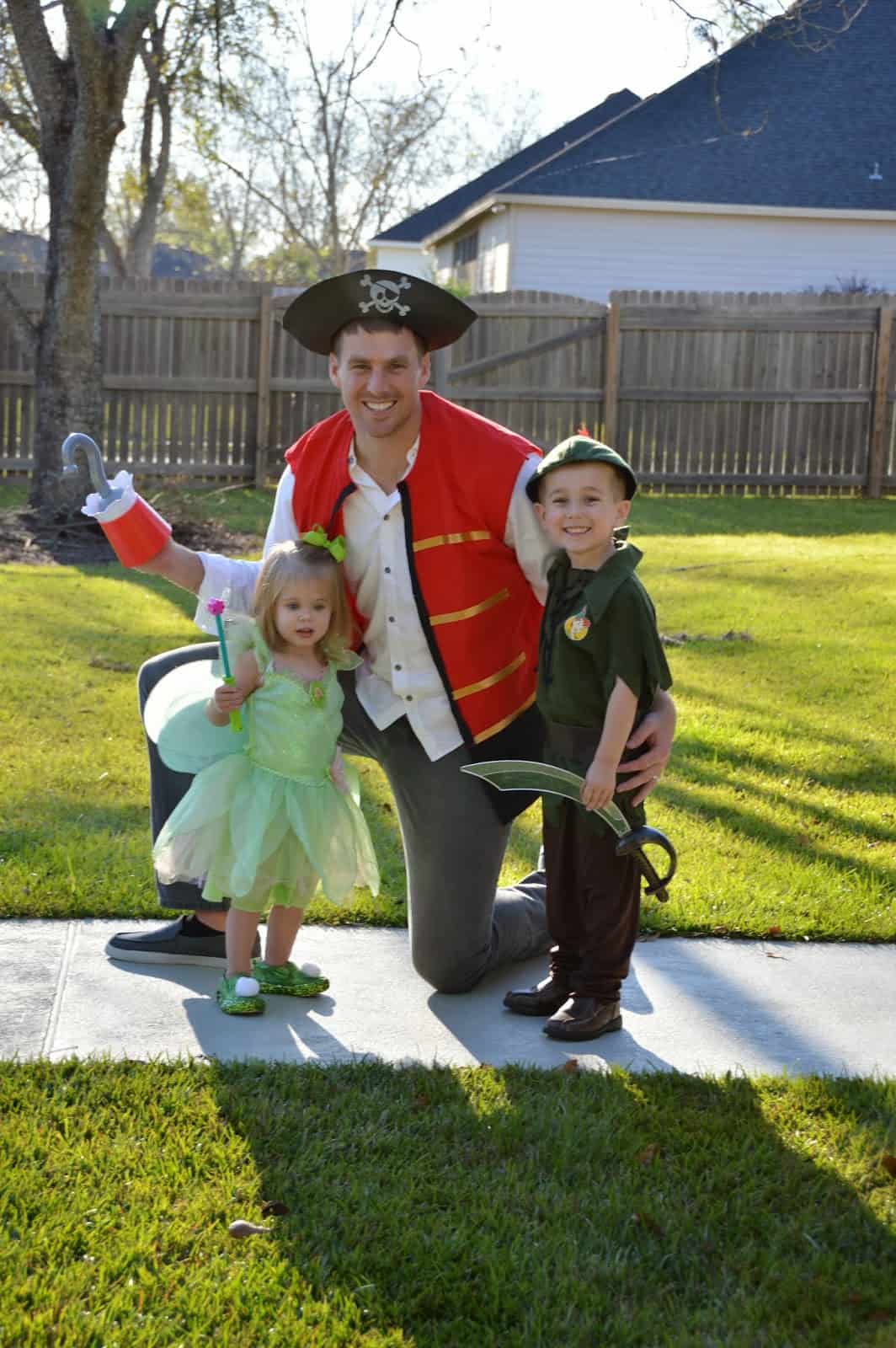 Peter Pan Family Costumes: Off to Neverland for Halloween!