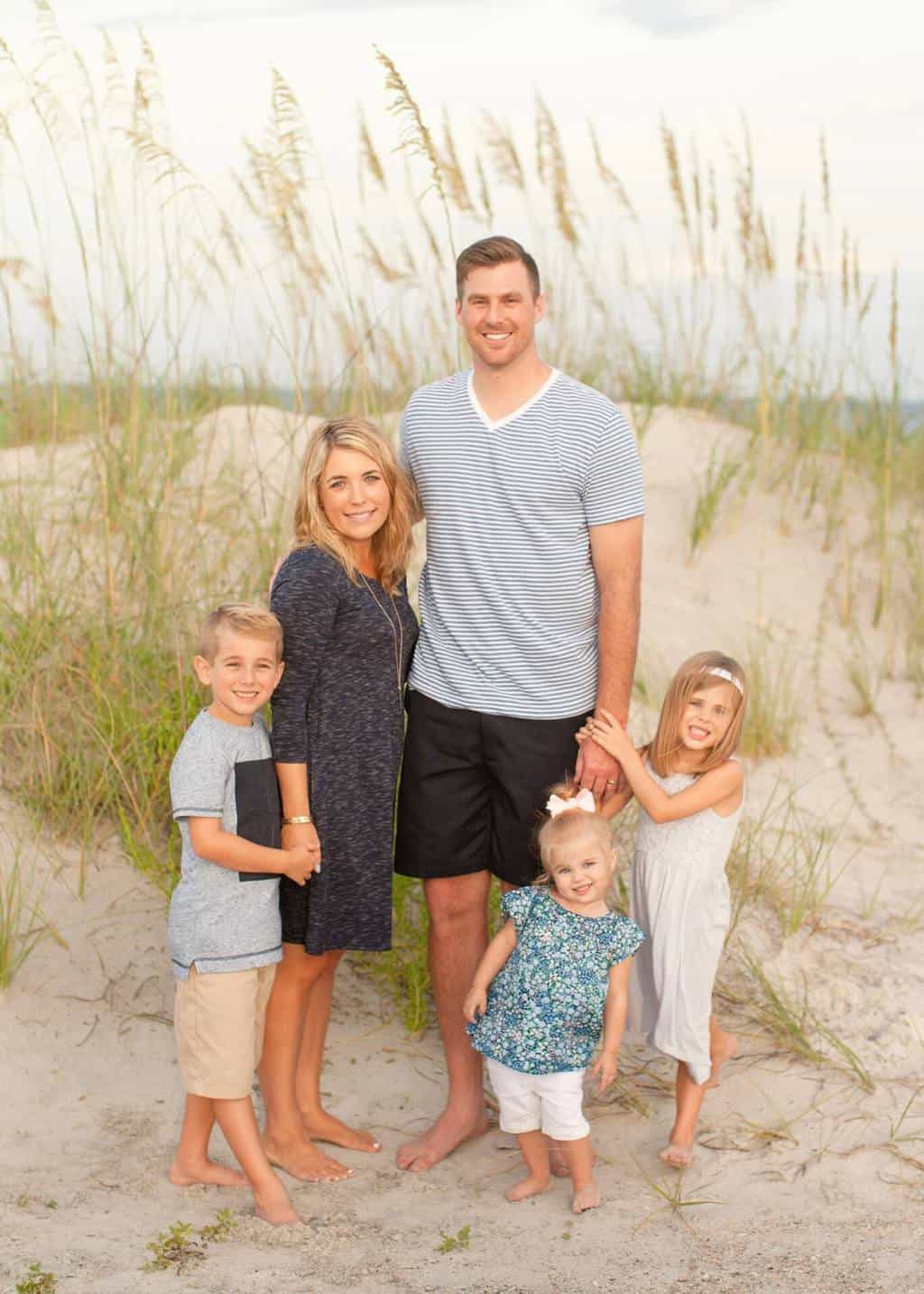 Best Summer Beach Family Photo Ideas - What to Wear and More!