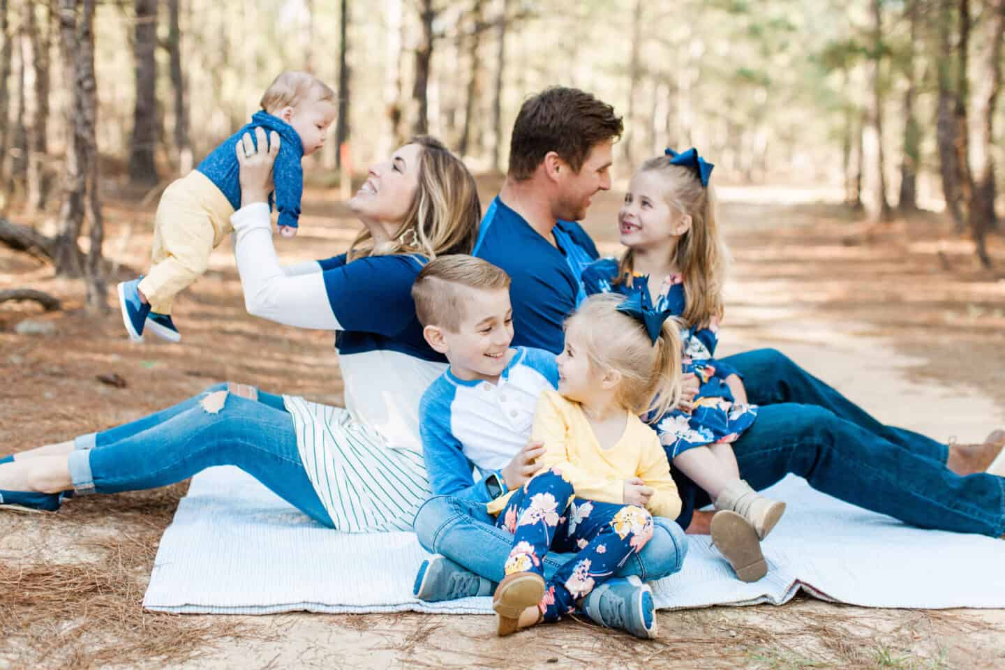 Best Summer Family Photo Ideas - What to Wear and More!