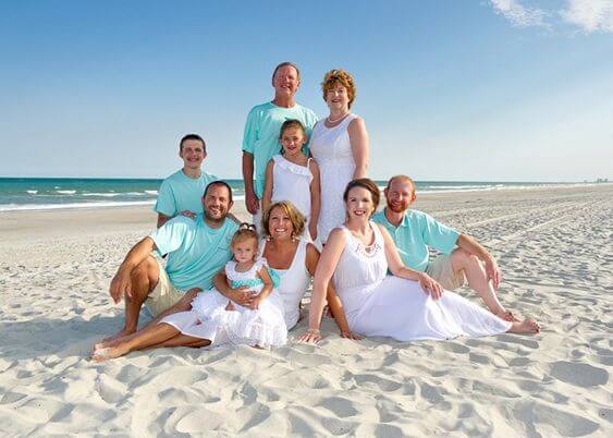 beach family photo ideas