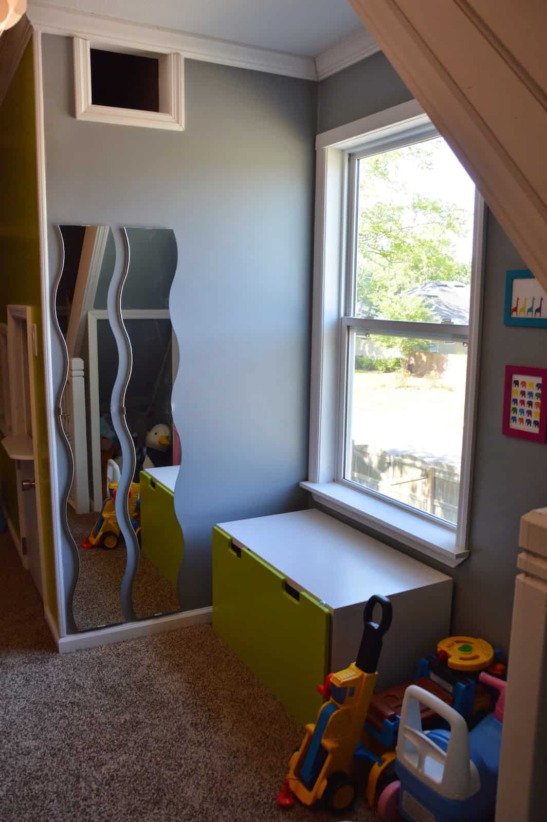 how to decorate a playroom