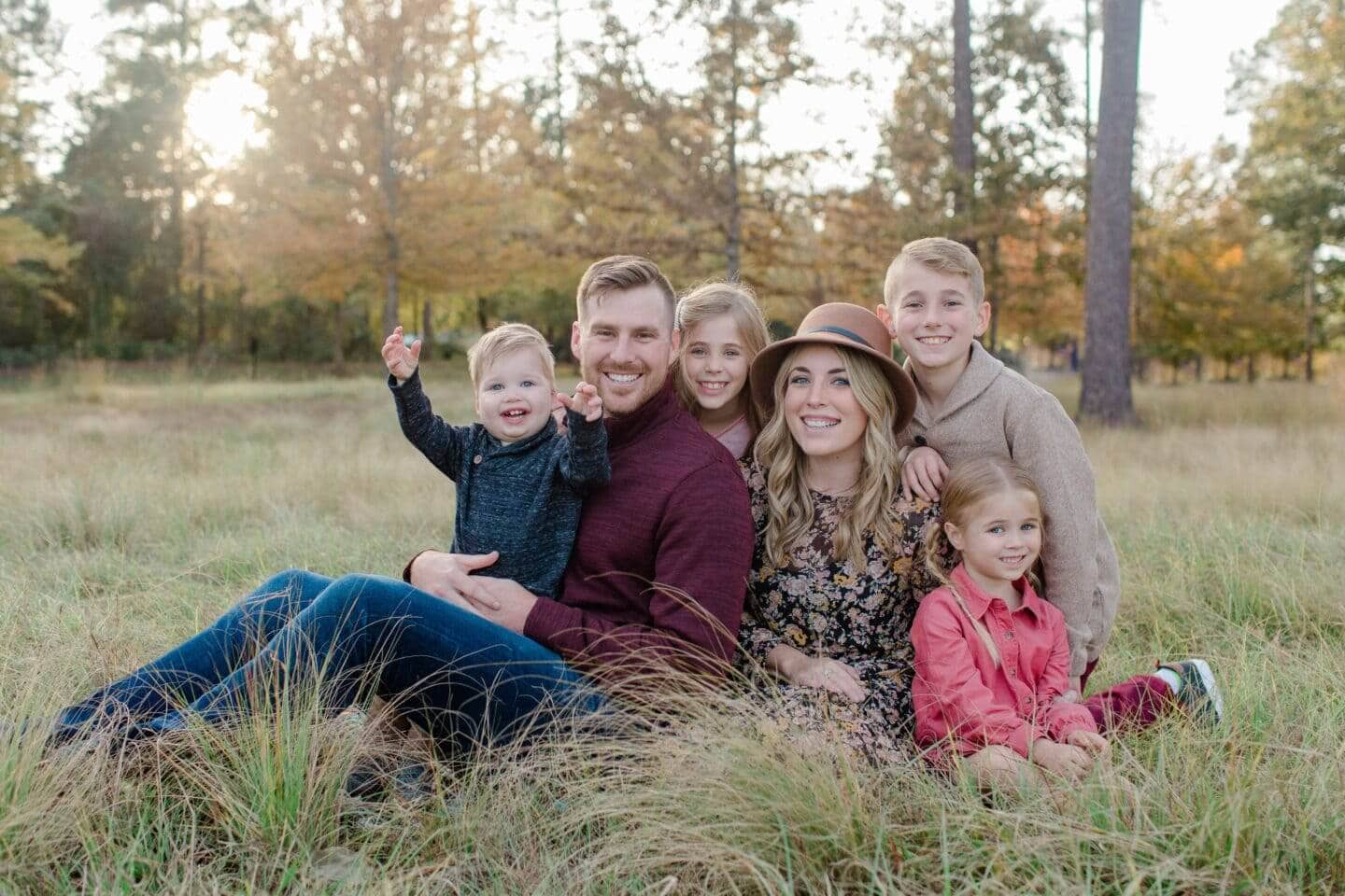 family picture ideas outside fall