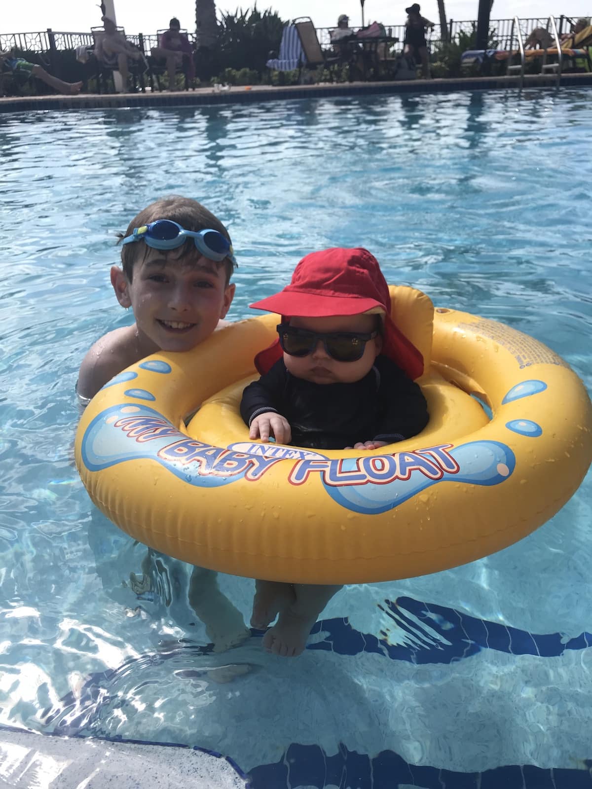 Introducing your baby or toddler to the swimming pool? Swim safety is a must! Here are my top pics for the best baby pool float!