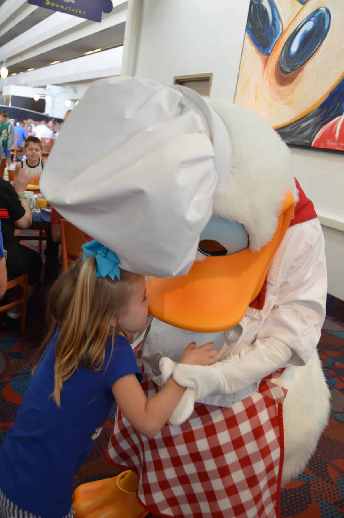 Disney character meals and How to meet characters at Disney World - all the tips for Disney World Character Meet and Greets that you need to know! 