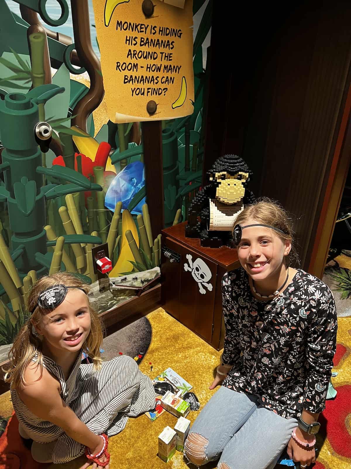 legoland florida pirate hotel treasure hunt in bedroom