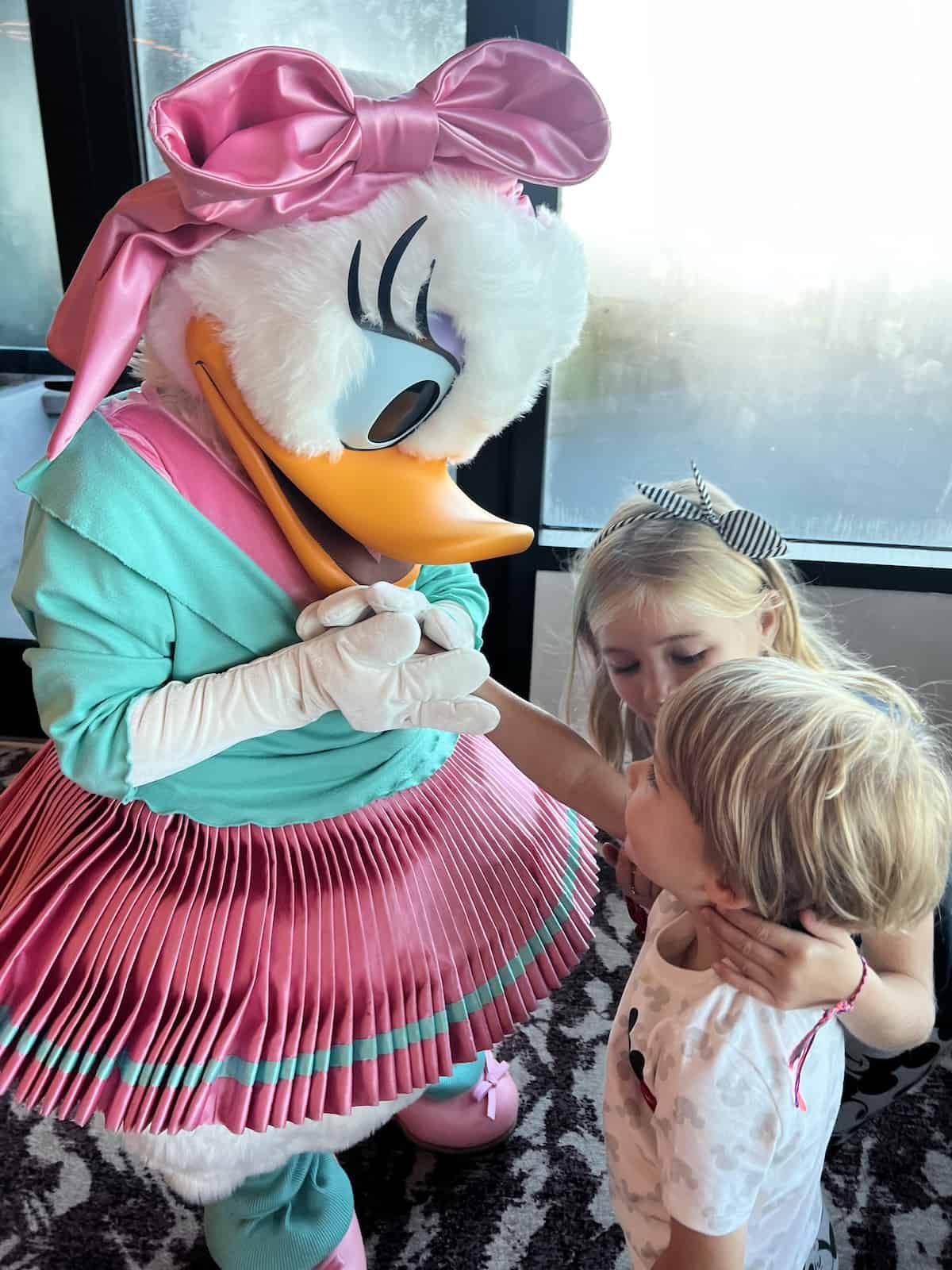 meeting daisy duck at disney character breakfast