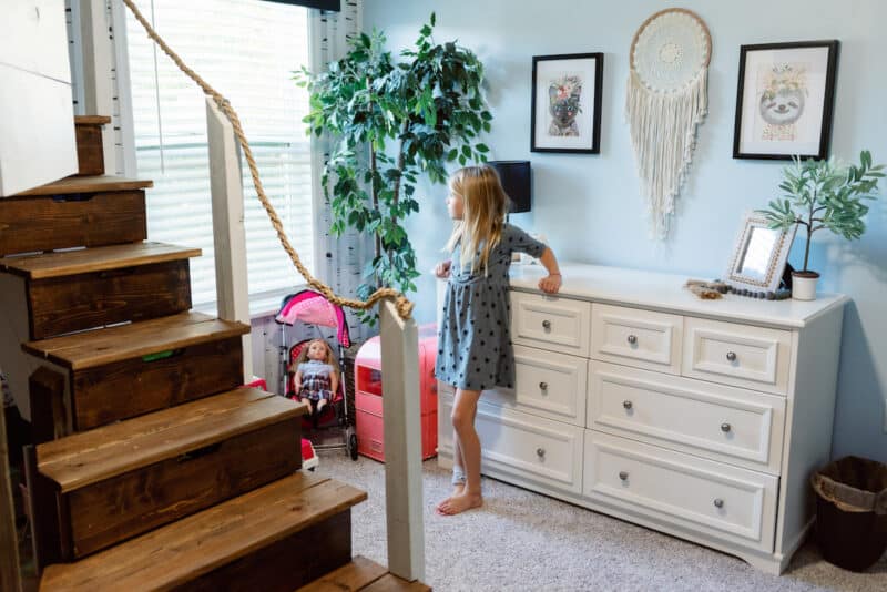 Family Photos at Home Before Moving: Lifestyle Photography at Home
