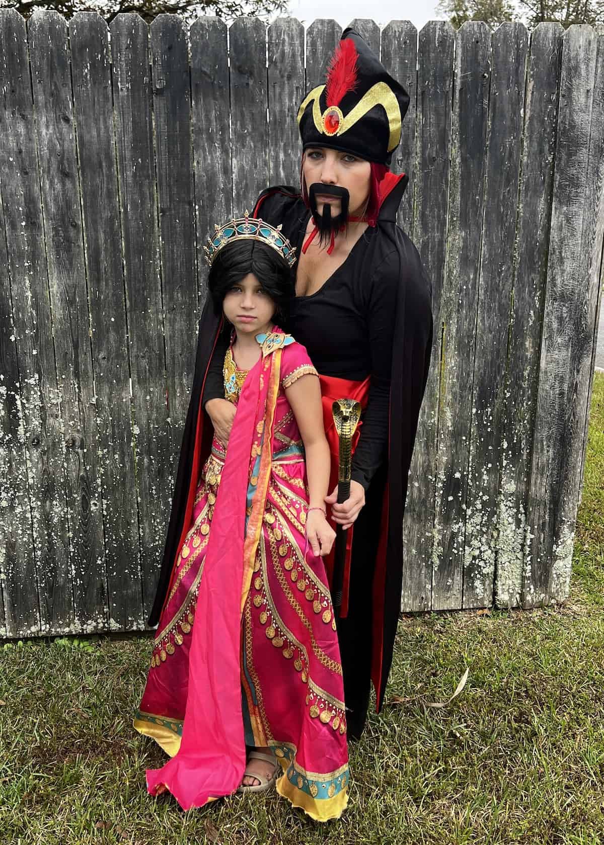 family aladdin costumes - jafar and jasmine