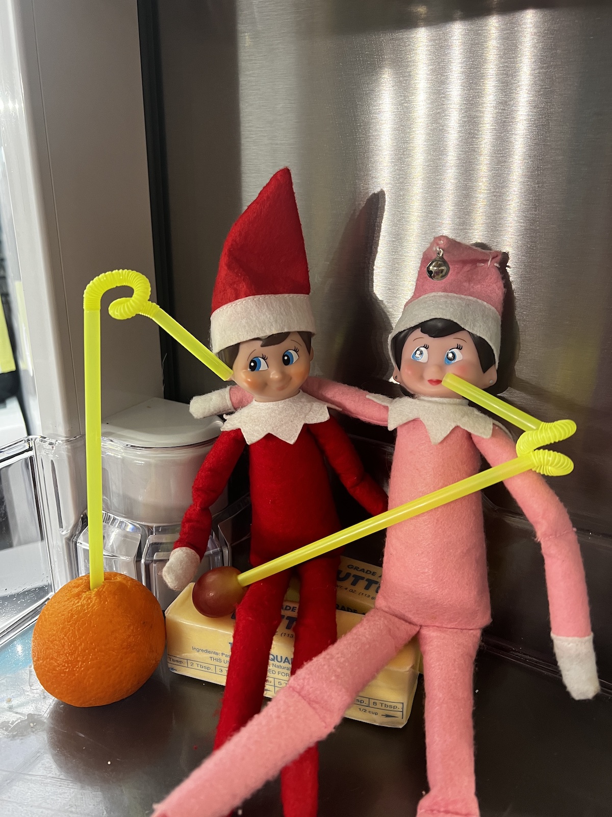 Last Minute Elf on the Shelf Ideas to help save your sanity during the busy holiday season with super easy elf on the shelf inspiration!