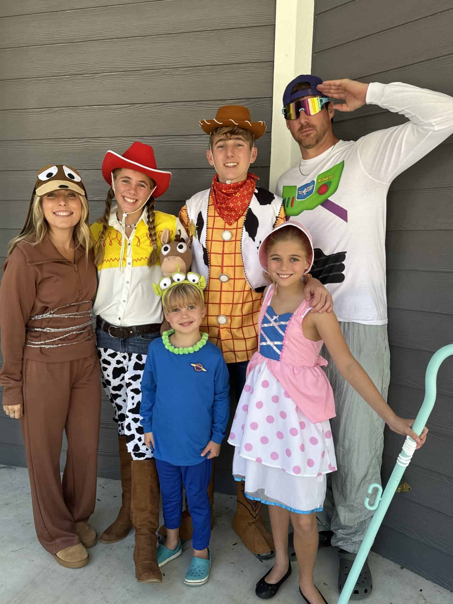 diy toy story family costumes - toy story group costume ideas