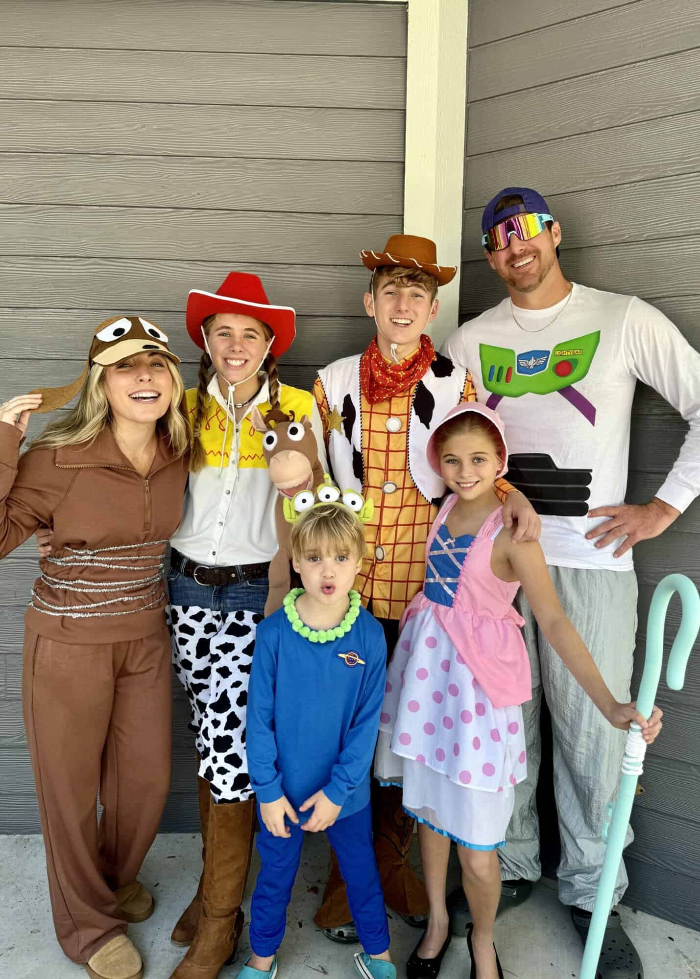 diy toy story family costumes - the whole toy story gang!
